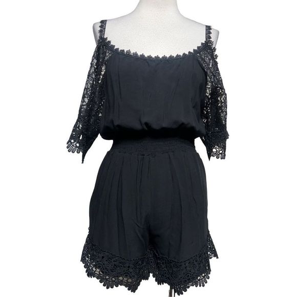 Lacy Black Cold Shoulder Short Sleeve Romper Short Set Size Small - Picture 2 of 7